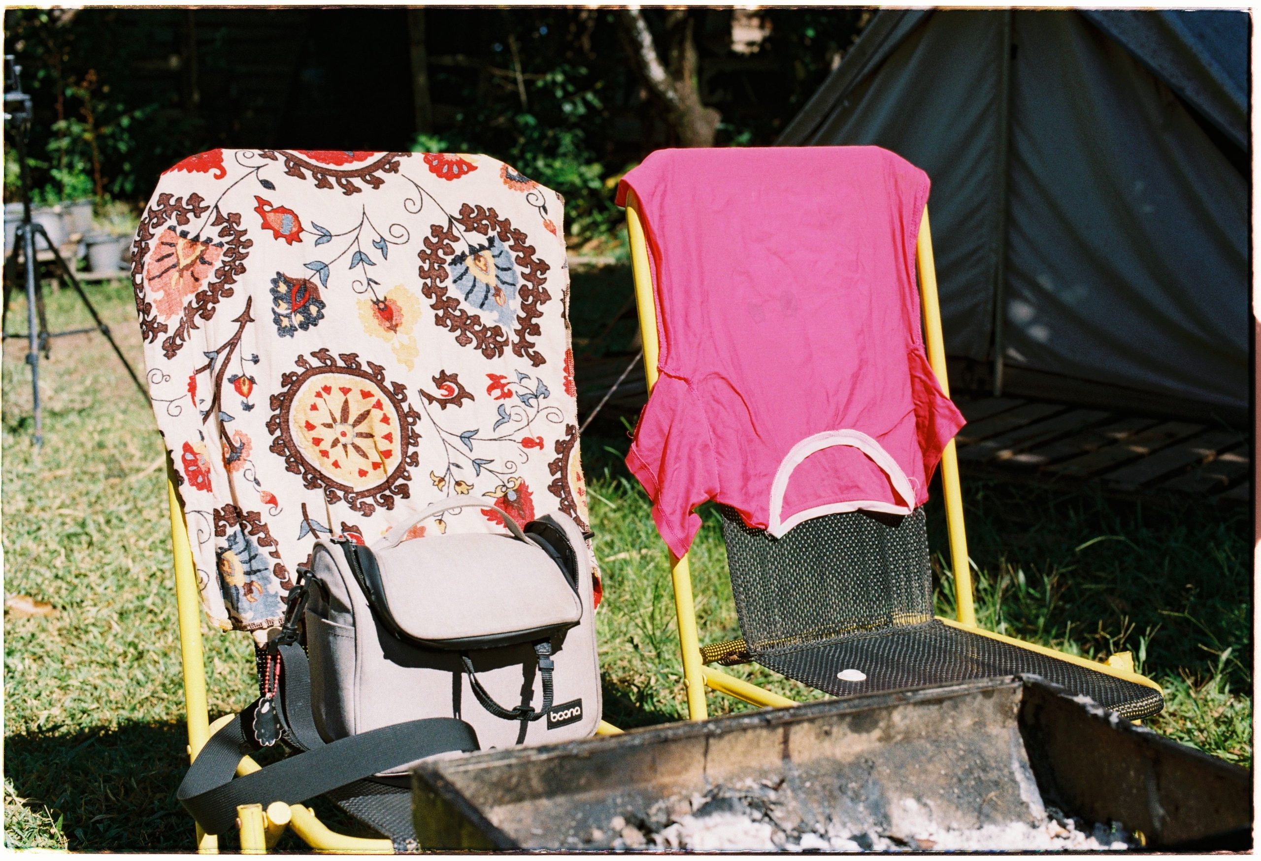 Chaises camping polycoton colorées sous le soleil